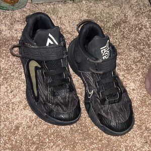 Nike Giannis 2024 Kids Black and Grey Sneakers Kids Size 2y